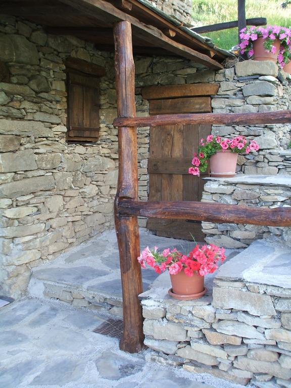 Agriturismo La Fontana Dell'Olmo 호텔 Molini di Triora 외부 사진